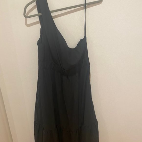 Plus Size Black One Shoulder Dress with Cutout (Sizes 18 and 20) - Picture 8 of 8